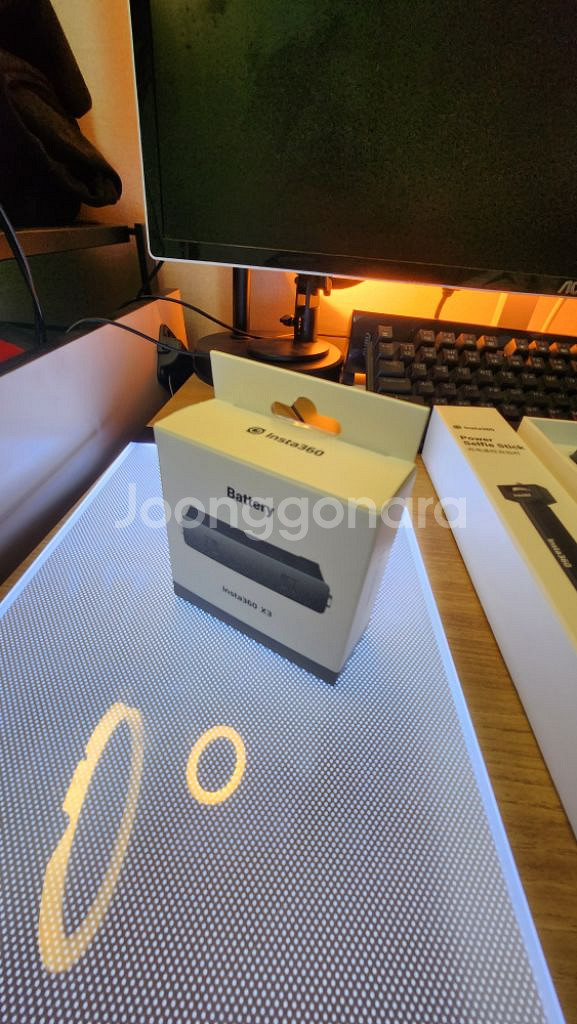 인스타360 x3,파워셀피스틱,미개봉 여분배터리 팝니다--3