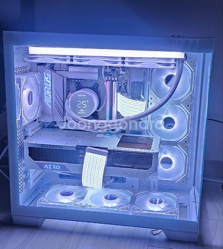 라이젠9 7950X3D RTX4090 올화이트Pc 팝니--1