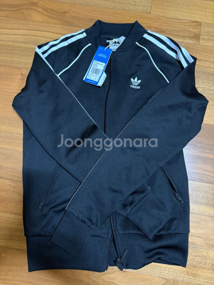 (새상품) 아디다스 슈퍼스타 트랙탑 판매합니다!--1