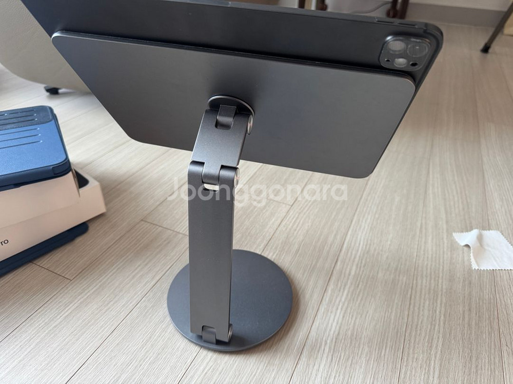 아이패드 프로 13 m4 256 wifi 애캐플 포함--1