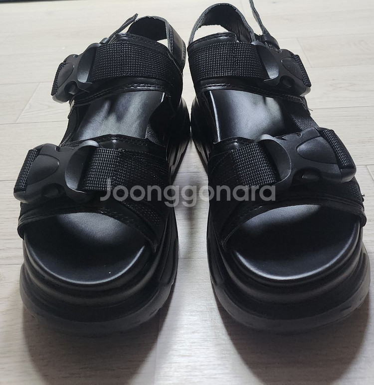(새상품)여자 샌들 240mm--1