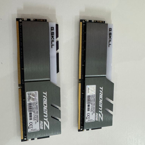 지스킬 DDR4 16GB 2개 팝니다