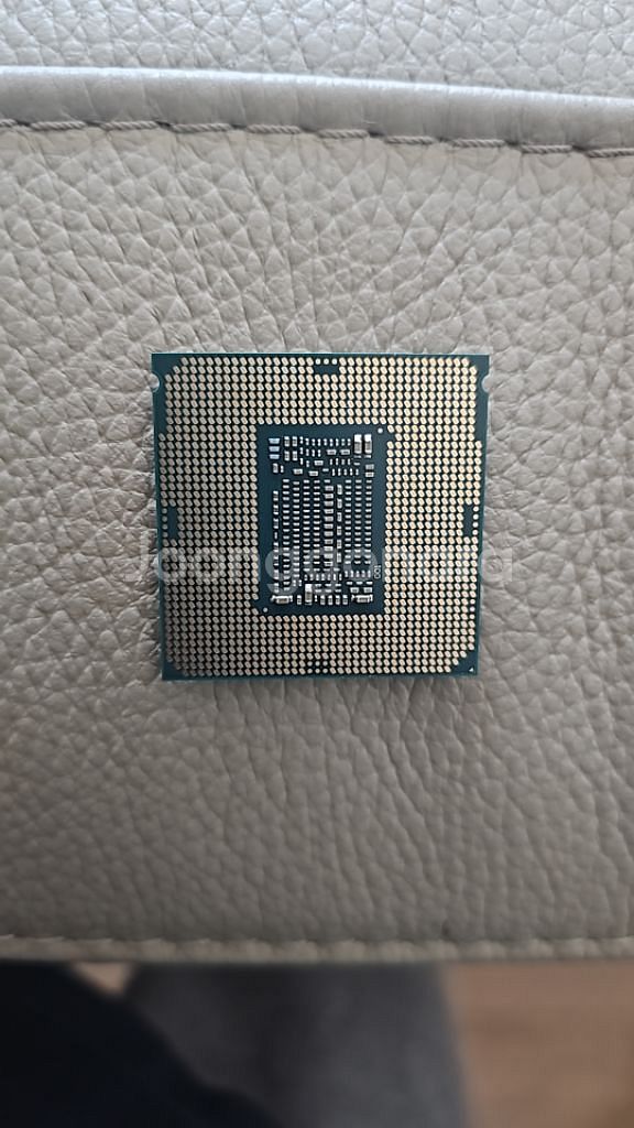 인텔 CPU i7-8700팝니다..--1