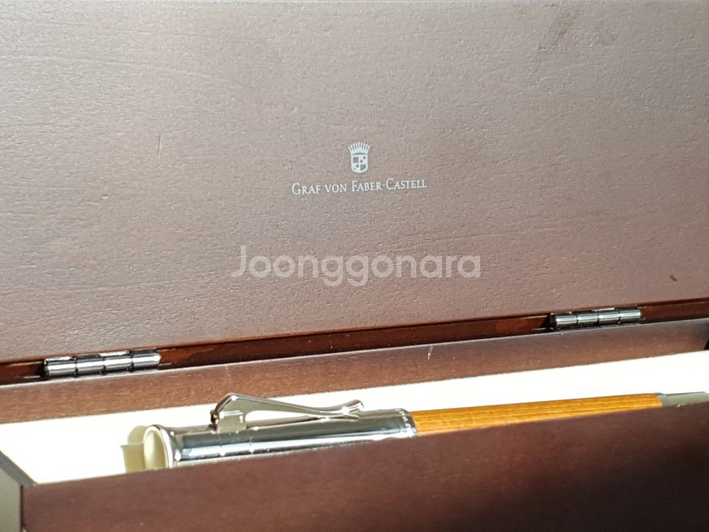 그라폰 파버카스텔 클래식 퍼남부코 EF 만년필 팔아요!--2