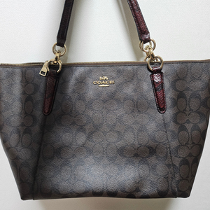 COACH City Zip Tote