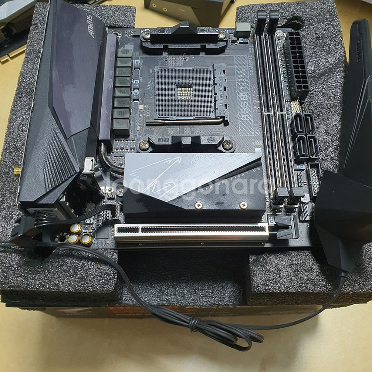 b550i aorus 메인버드 팝니다--1