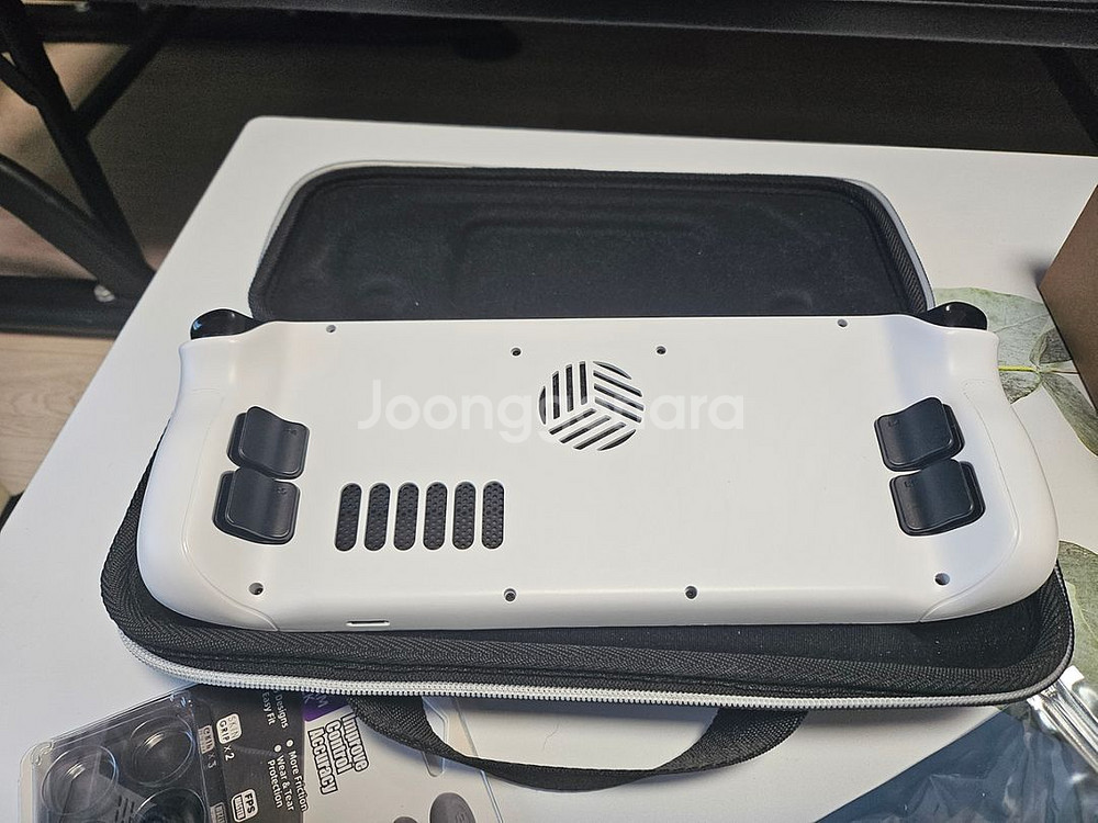 스팀덱 OLED 2TB 블랙/화이트--3