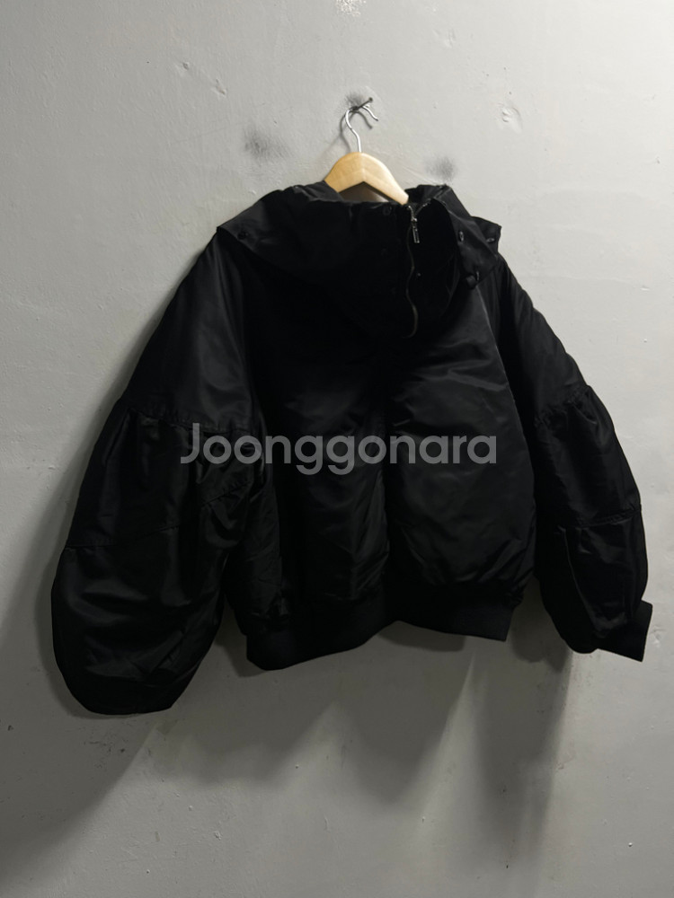 Free 블랙 오버핏 벌룬 누빔 항공점퍼--4