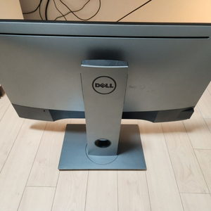 델 dell u2718q