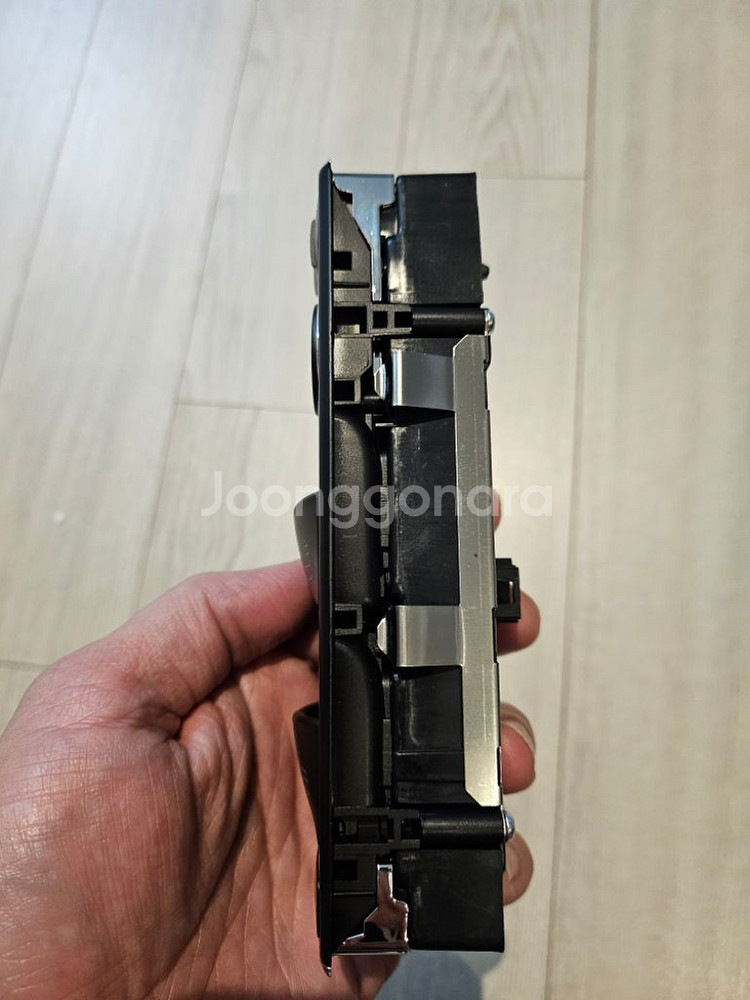 벤츠 CLA 창문 스위치 교체용 새상품 팝니다.--1