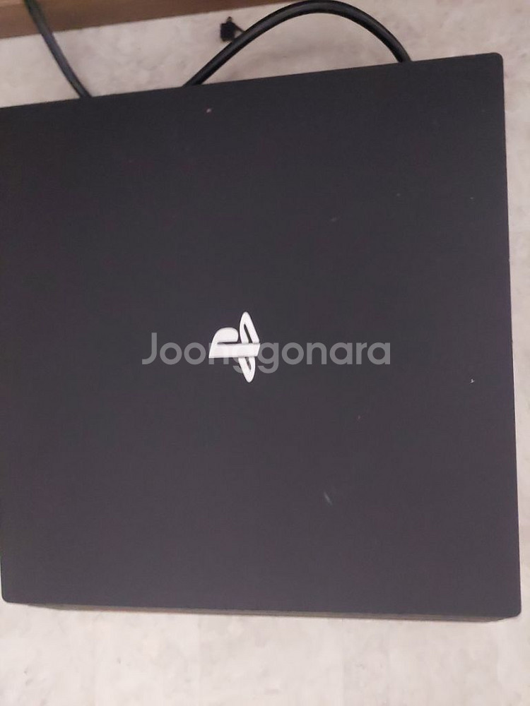 플스4 pro 1TB 박스, 컨트롤러 포함 팝니다--1