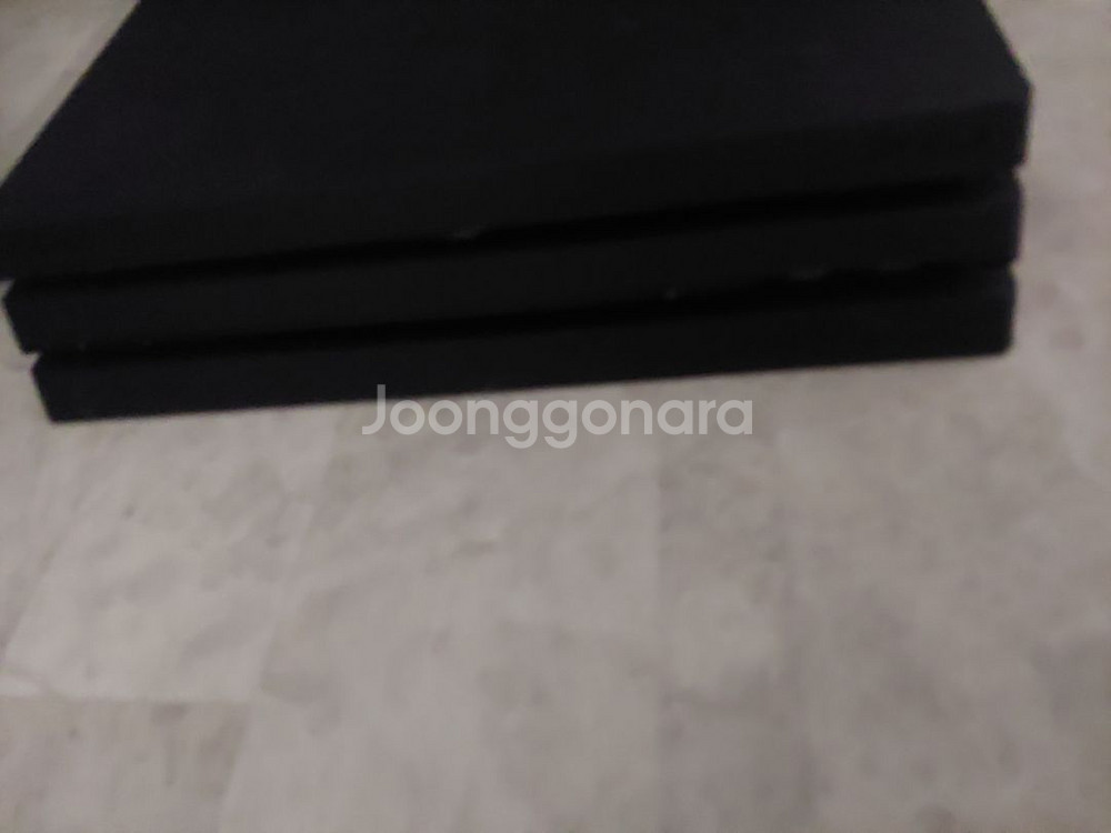 플스4 pro 1TB 박스, 컨트롤러 포함 팝니다--2