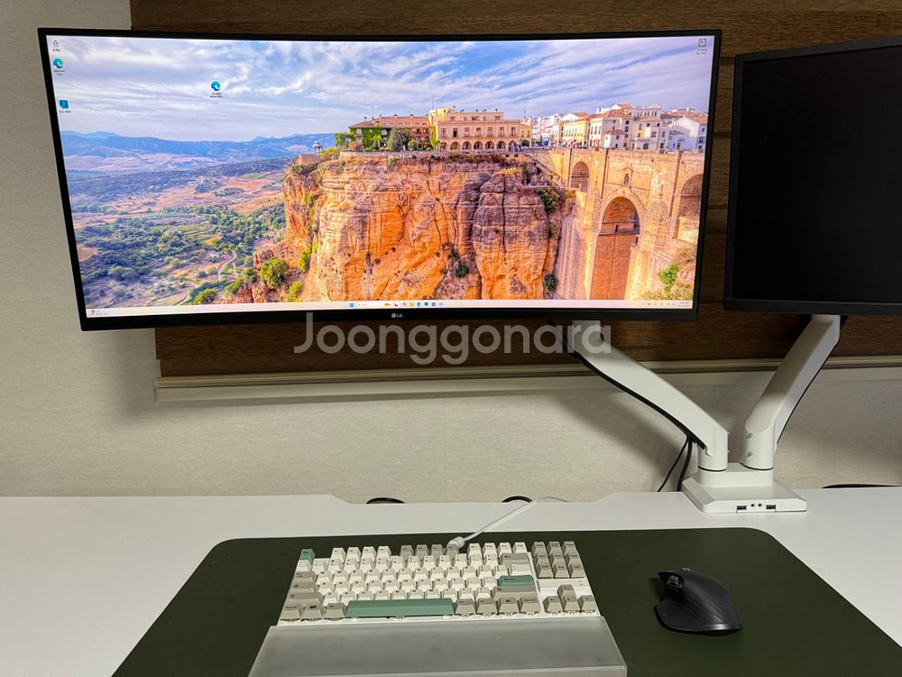 LG 35인치 울트라와이드 모니터 팝니다--3