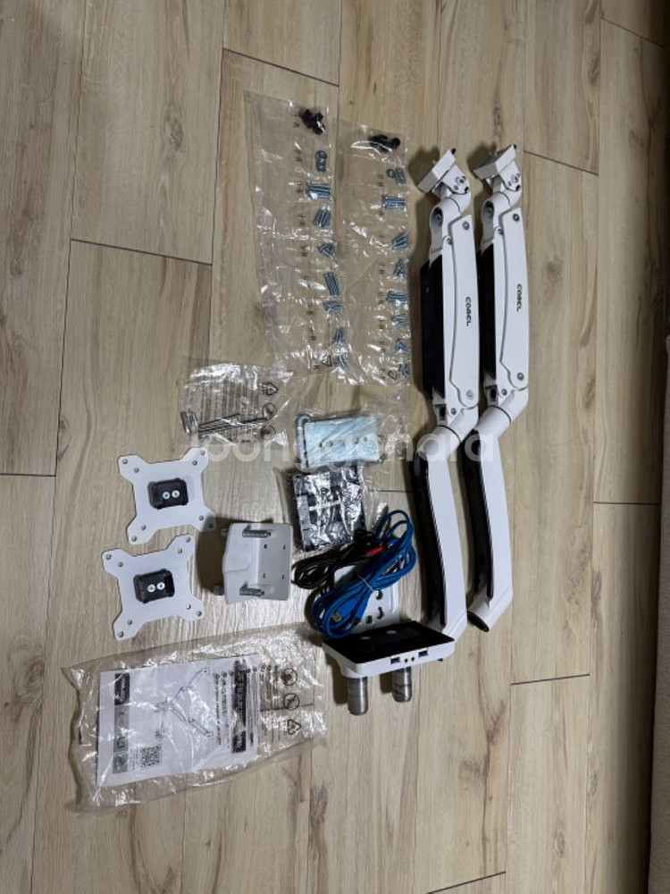 카멜마운트 고중량 듀얼모니터암 USB타입 팝니다--5