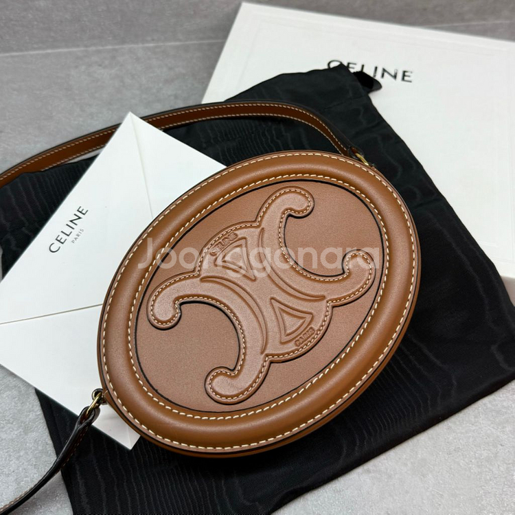 셀린느 퀴르 오벌 펄스 미니 크로스백--0