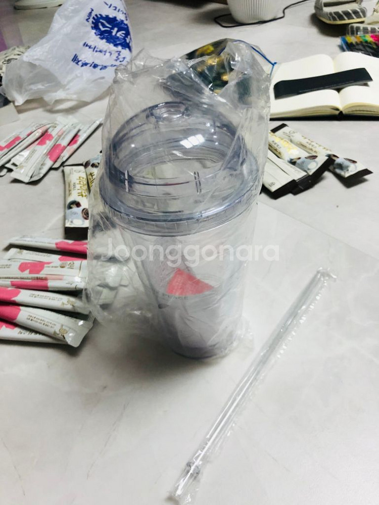 투썸플레이스 정품 콜드컵 새것, 음료 스틱 같이 드려요--3