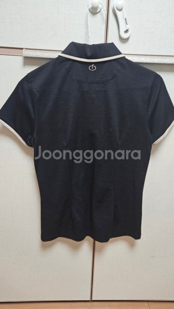 페어라이어 여성 골프웨어 반팔셔츠팝니다.--1
