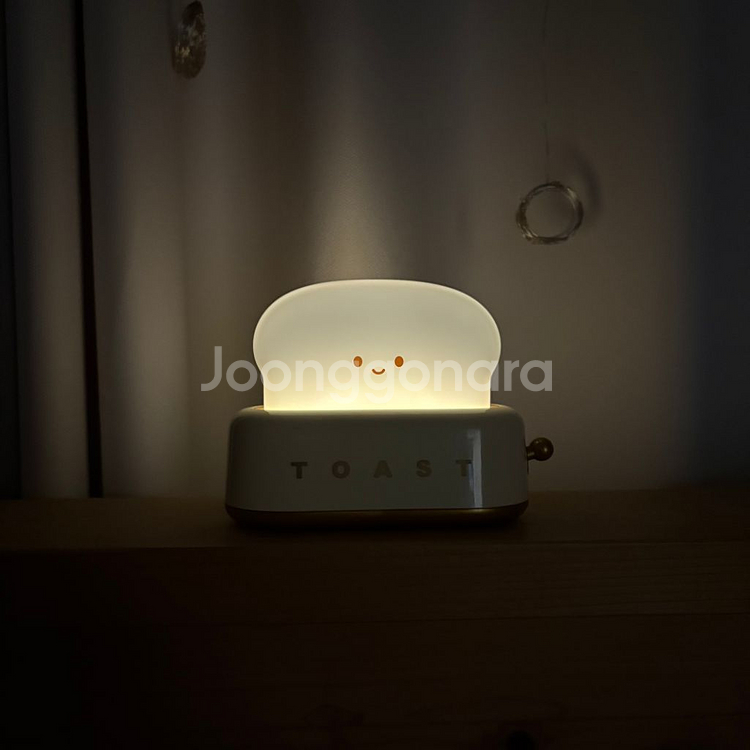 토스트 식빵 무드등 밝기 조절, 타이머 가능--1
