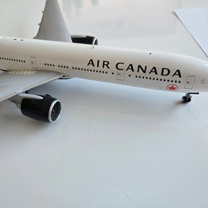 1:200 777-300 air canada