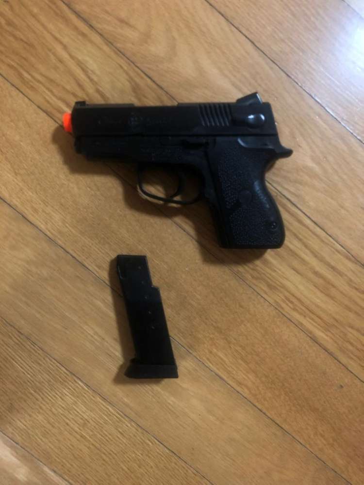 장난감 권총(촬영용)--1