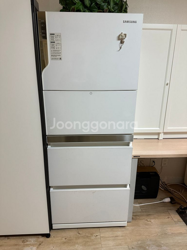 삼성 지펠 김치냉장고 RQ33J7101WW--2