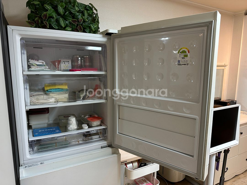 삼성 지펠 김치냉장고 RQ33J7101WW--4