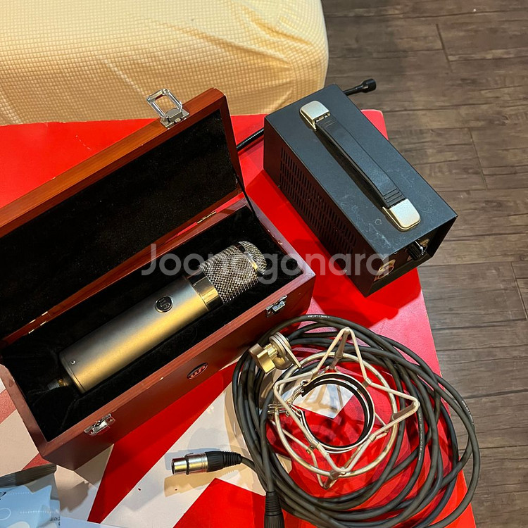 warm Audio WA47--4