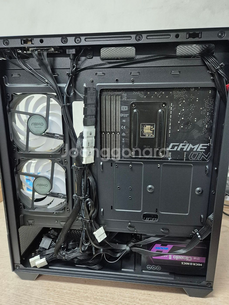 라이젠 5700X+RX6600XT+16GB 게이밍PC--5