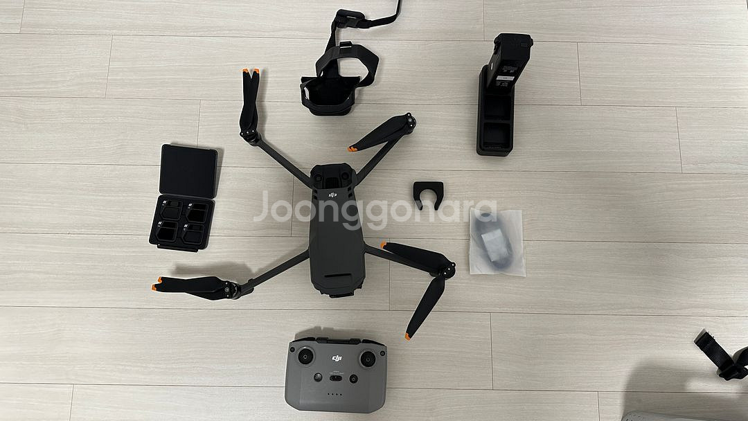 DJI Mavic 3 기체 및 조종기--2
