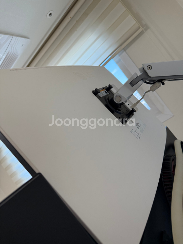lg 27uq850 팝니다--2