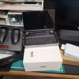 GPD umpc WIN MINI 8840u 32g 2t