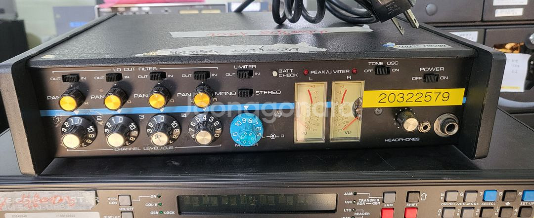 SHURE FP42 4CH 방송용 오디오믹서--2
