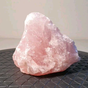 홍수정 장미수정 rough rose quartz