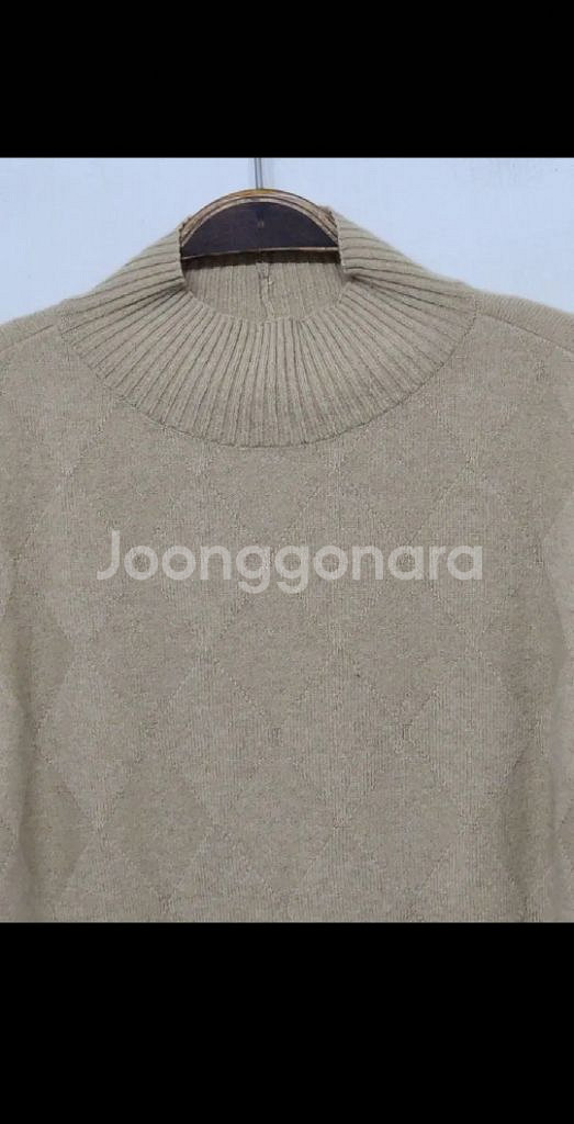 (L) 반폴라 캐시미어 니트 베이지 아가일 반목 스웨터--1
