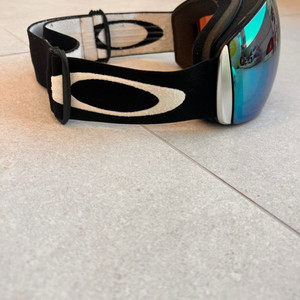 오클리 플라이트덱 L고글 프레임팝니다