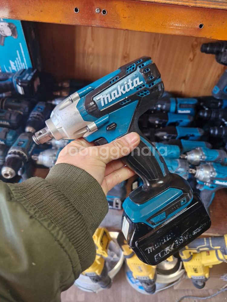 마끼다미드토크임팩렌치 DTW190 최상급.배터리포함--7