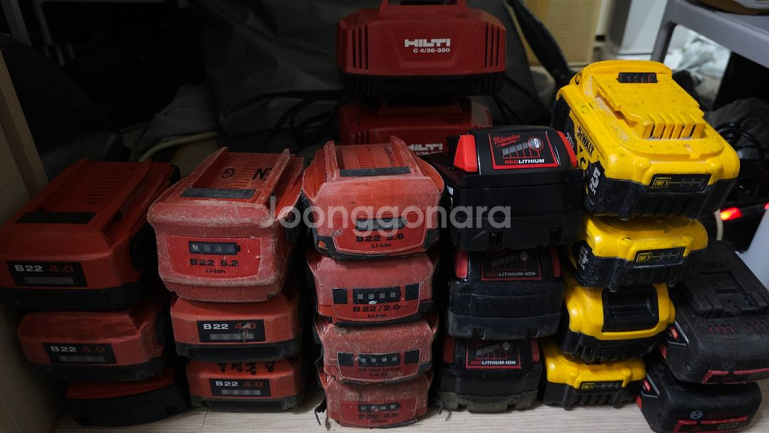 디월트 전산볼트커터기--1