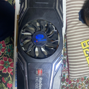 라데온 HD 6870 그래픽카드