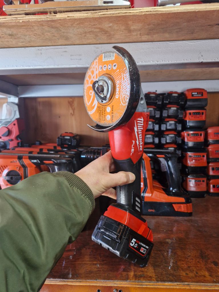 밀워키충전그라인더 M18 FSAG125X.5인치 최상급