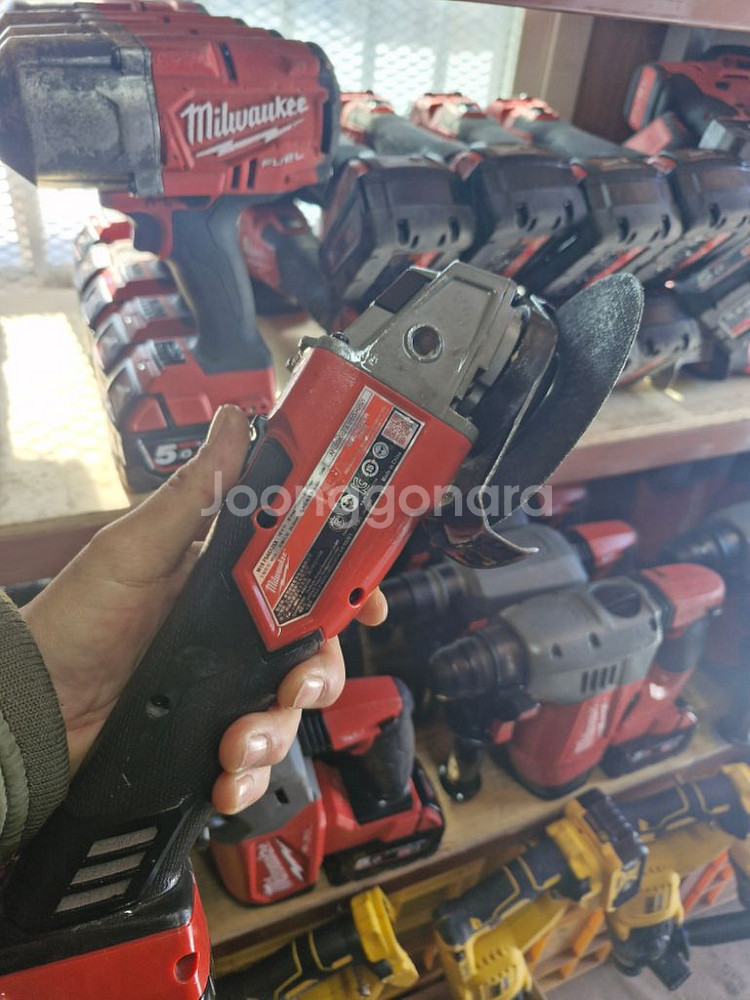 밀워키충전그라인더 M18 FSAG125X.5인치 최상급--5