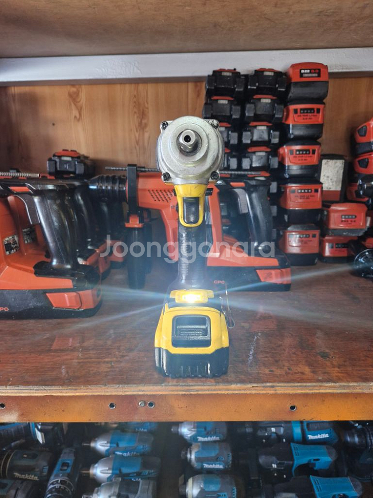 디월트미드토크임팩렌치DCF894 속도조절 충전임팩.A---1