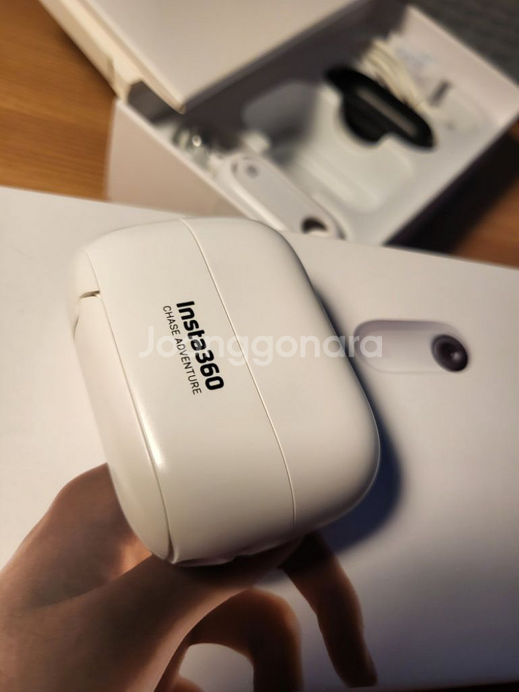 인스타 360 go2, 64g 카메라 팝니다--3