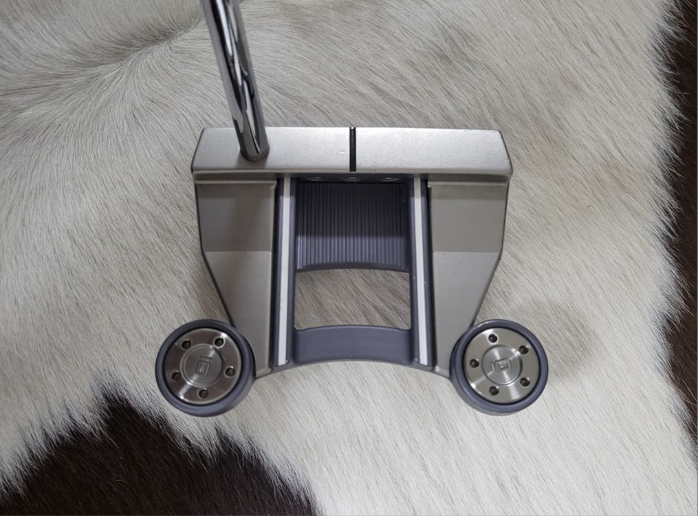 정품) 스카티카메론 크라운 푸추라6 퍼터 이미지