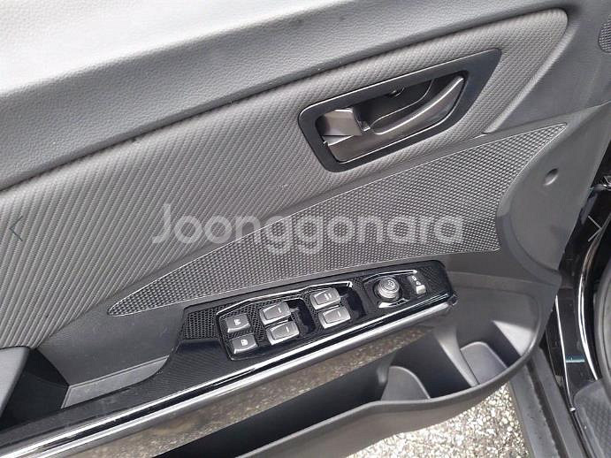 @20년식 베리 뉴 티볼리 1.5 가솔린 2WD V1--6