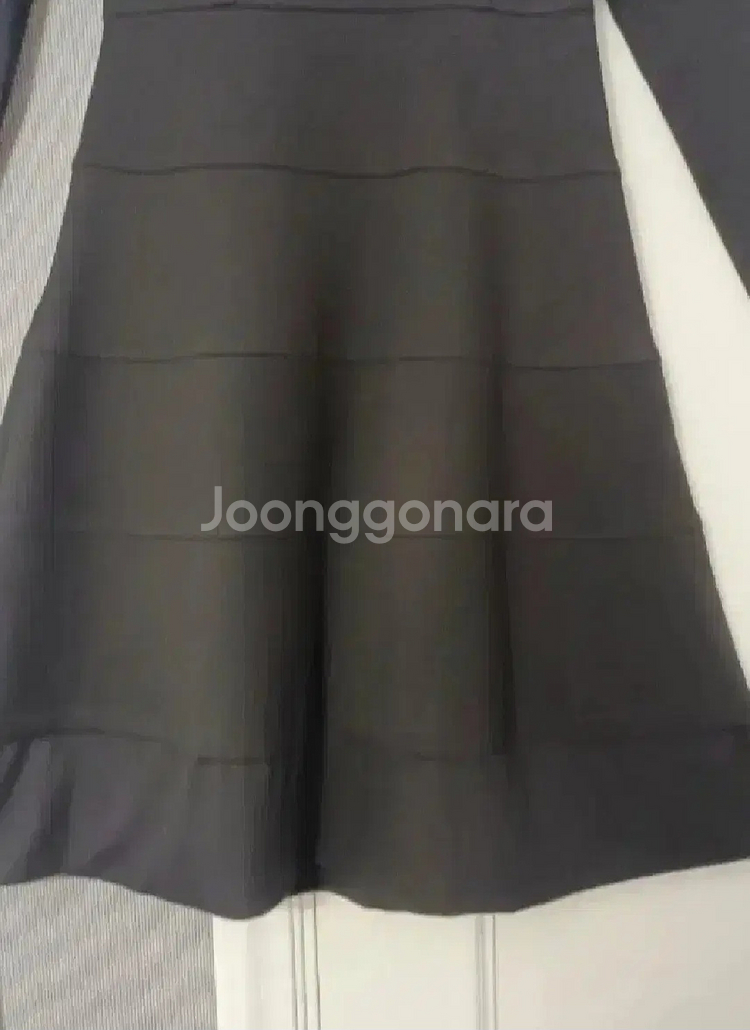사틴 코사지 원피스 판매합니다 레니본미샤 지고트 린--2