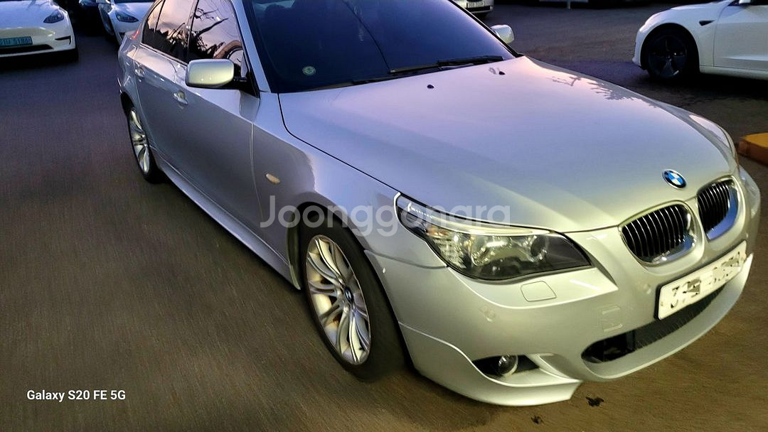 BMW E60 528is--1