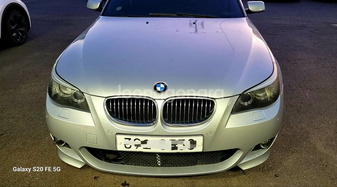 BMW E60 528is--2