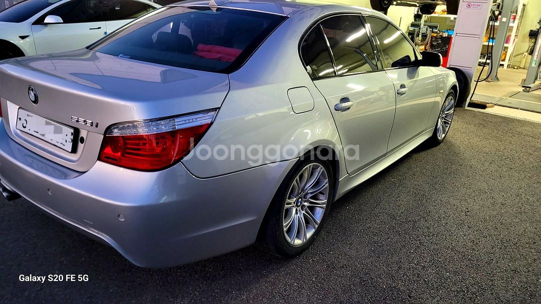 BMW E60 528is--4
