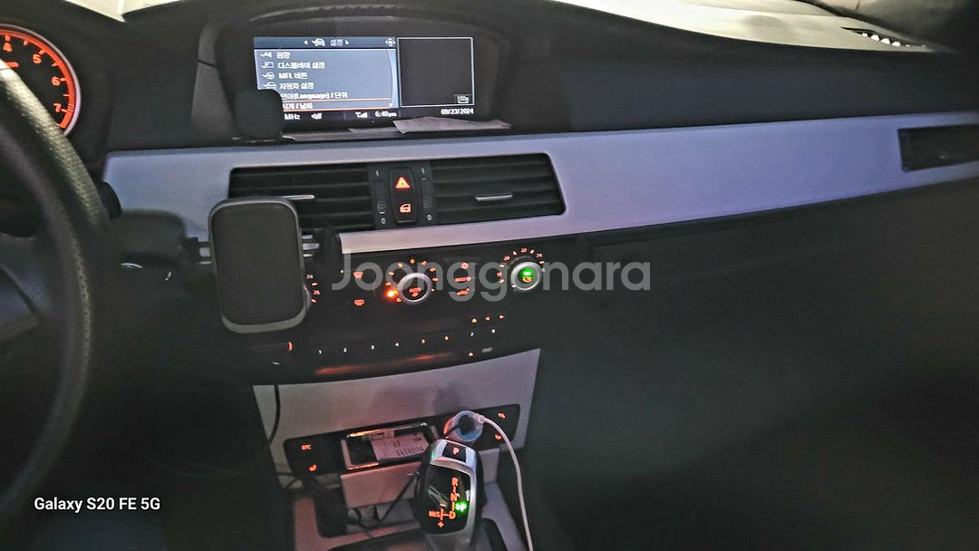 BMW E60 528is--7