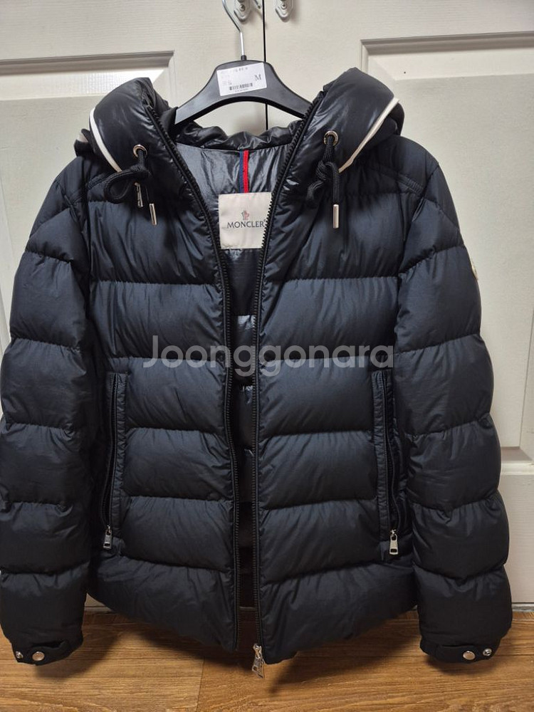 몽클레어 카데레 22fw 2사이즈--1